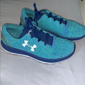 Under armour sneaker 👟 size 8 new